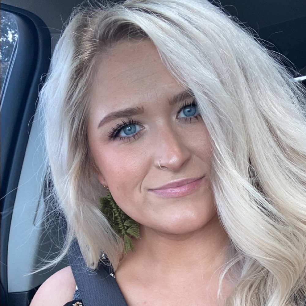 Meet your Posher, Kelsi